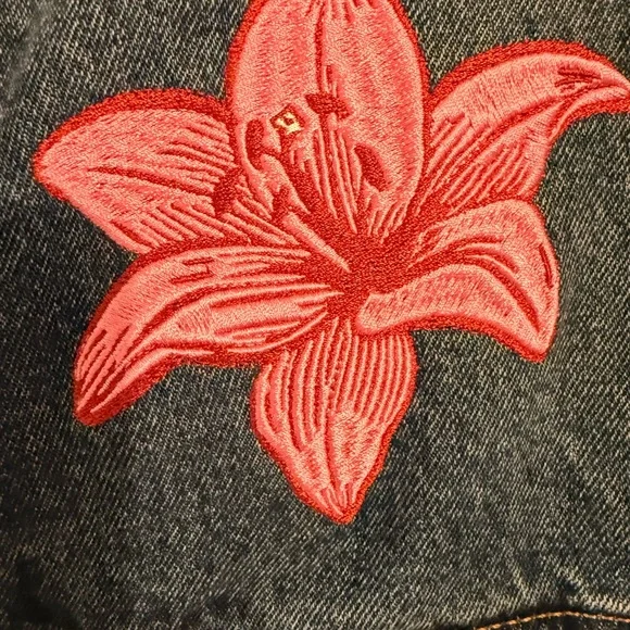 BEAUTIFUL!♥️ Levi's Denim Jacket Embroidered Bird Freedom Women's S/M - Picture 4 of 9
